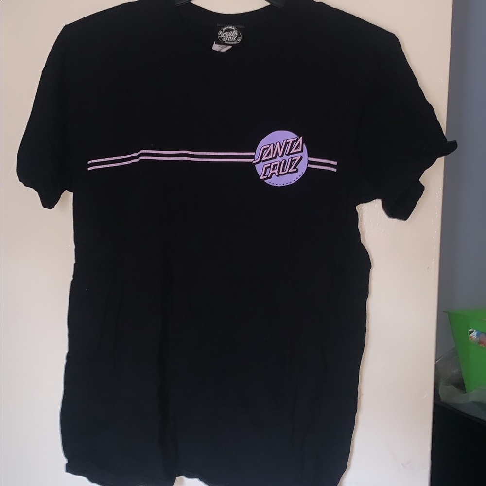 Black Santa Cruz tshirt